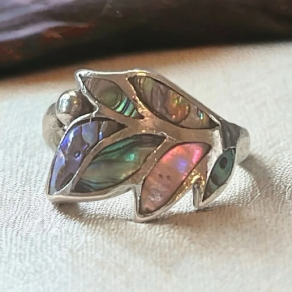 Abalone Sterling Silver Leaf Ring (7.5) - Picture 2 of 8